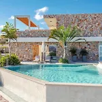Venezia Luxury Living Villas, Vilă