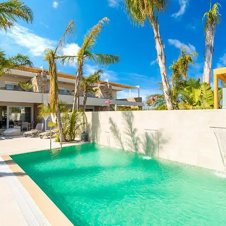 Venezia Luxury Living Villas, ファリラキ