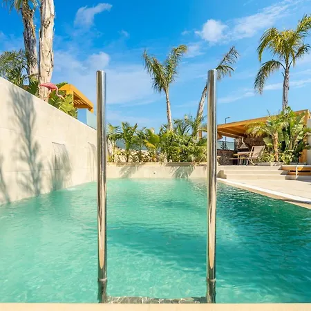 Venezia Luxury Living Villas, * פליראקי