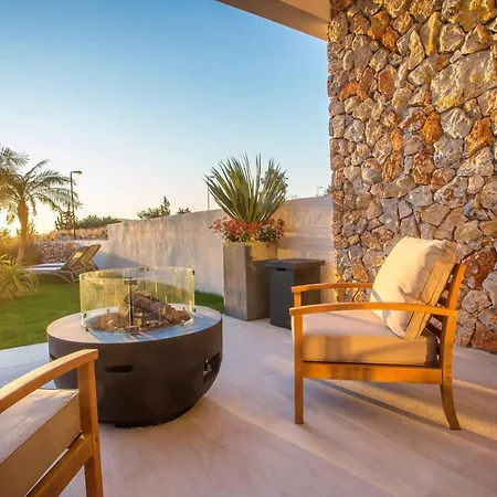 Venezia Luxury Living Villas, Вилла Фалираки
