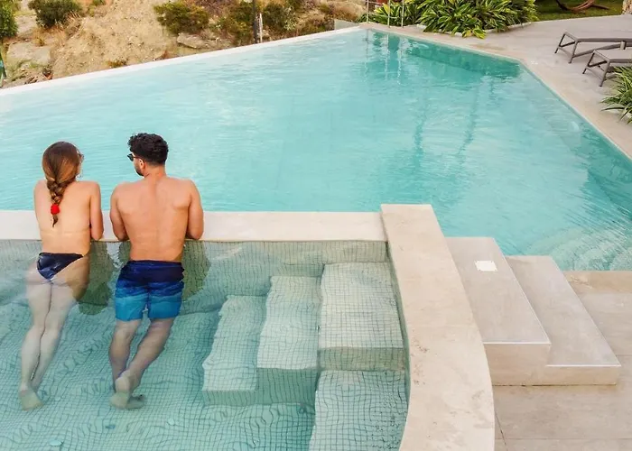 Villa Venezia Luxury Living Villas, *