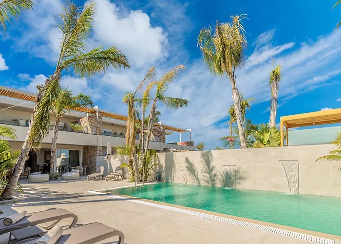 Villa Venezia Luxury Living Villas, *