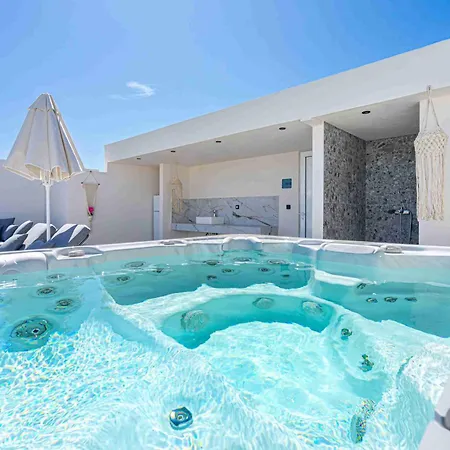 Villa Venezia Luxury Living Villas, *